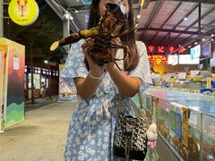 -三亚火车头万人海鲜广场