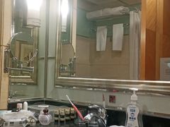 -武汉五月花大酒店(武昌火车站中南路地铁站店)