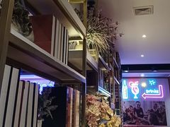 -豪客嘉族·麦尼顿西餐厅(乐福天下店)