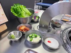 -瑞虹新天地月亮湾