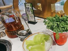 -洪氏嗨捞·广东猪肚鸡·椰子鸡火锅(西咸万象城店)