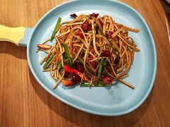 -有红鸡毛店·川菜(建设路店)