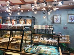 面包甜点陈列柜-东南饼庄(南昌市卫生学校住宅区店)