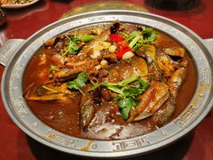 -鸿亨泰杂鱼馆(港馨家园店)