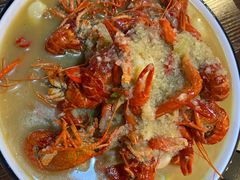 -虾弄弄海派小龙虾·牛羊蝎子火锅