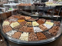 -Laderach 莱德拉(上海环贸iapm店)