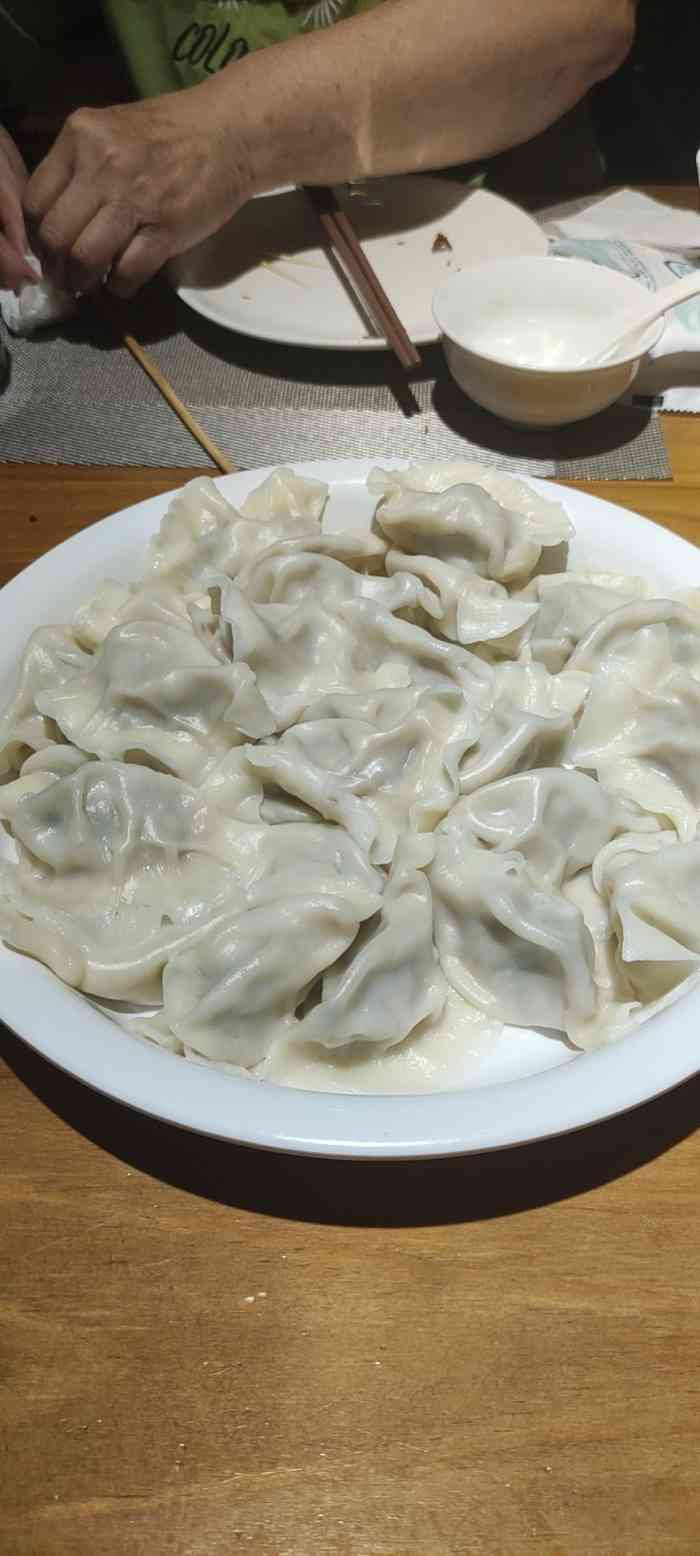 金海湾海鲜总店-"金海湾乡味饺子馆在人民大街与曙光路交汇,.