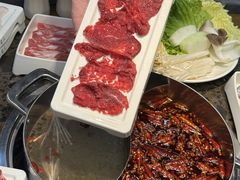 -来龍儿鲜切牛肉自助老火锅
