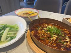 -有红鸡毛店·川菜(建设路店)