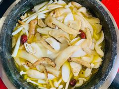 石锅野菌松茸鸡-南渝食府.石锅鸡(尚城花园店)