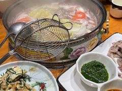 -娜仁图雅蒙古美食村(33小镇店)