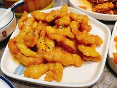 糖醋里脊-闫府私房菜·百年鲁菜(恒隆店)