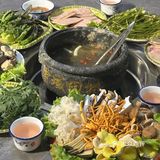 田村野生菌石锅鸡!鲜到跺脚!!