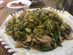 酸菜炒大肠-幽优农庄·森波拉特色本地农家菜