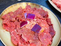 小黄牛上脑-火炉旺烤肉啤酒屋(沈北创始店)