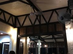 -Trattoria Altrove