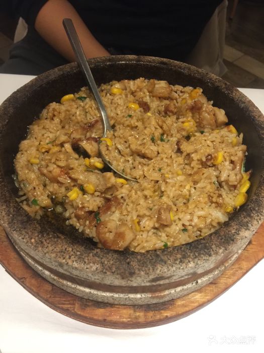 胡椒鸡肉石烧饭