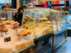 面包甜点陈列柜-东哥面包(江宁大润发店)
