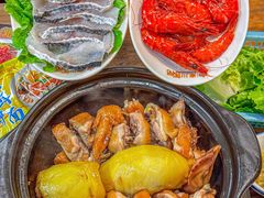 -东川炭炉鸡煲·榴莲瓦煲鸡(广州首店)