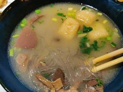 金陵鸭血粉丝汤-弄堂小笼包(西青中北永旺购物中心店)