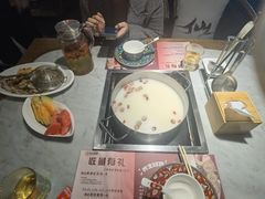 -尚尚仙·酸汤猪手·猪肚鸡火锅(华联万柳购物中心店)