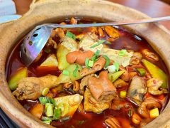 臭豆腐肥肠鸡煲-谢记上海大排档(长寿路店)