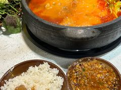 -贵府酸汤牛肉火锅·贵州老字号(飞山街店)