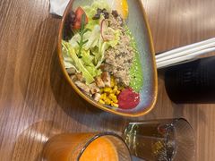-POKEE VIA&Brunch·维娅(重庆来福士店)