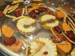 -尚尚仙·酸汤猪手·猪肚鸡火锅(华联万柳购物中心店)