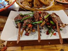 -冶建镜子·老南昌大排档·江西虾王(总店)