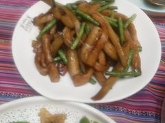 -香巴拉云南餐厅(华莱坞店)