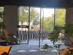 -J Create城市露营咖啡·简餐·宠物(上海动物园店)