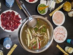 -周老三跷脚牛肉·全牛火锅(非遗传承店)