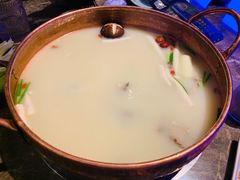 -三人行骨头王火锅(长寿店)