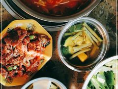 -黄利砖万峰林布依特色酸笋牛肉馆