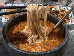 小锅米线-浩海火燒雲傣家菜(静安芮欧店)