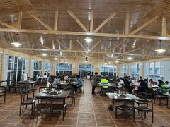 大堂-粘豆包柴火铁锅炖