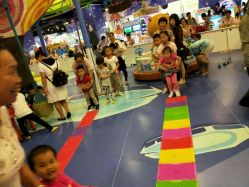 -多奇妙乐园·淘气堡·电玩·抓娃娃(海口吾悦店)