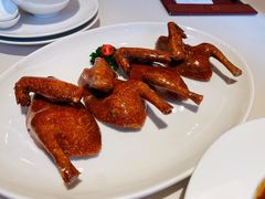 玻璃脆皮乳鸽-利苑酒家(金宝店)