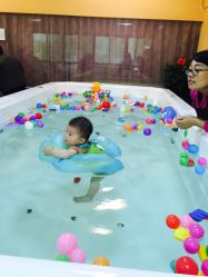 点击看大图 泳池-蔡护士婴童水育中心