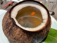 原只椰炖乌鸡汤-汤城小厨•粤菜•靓汤(苏州街店)