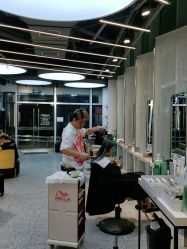-PE SALON 