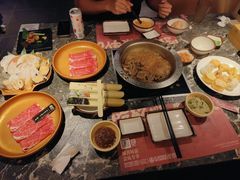 -牛YO寿喜烧·铁板烧和牛火锅自助(市府恒隆店)