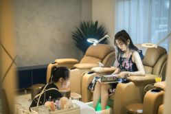 -BYSEE白兮美甲美睫创意馆