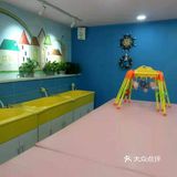 [胜利][礼花]每天游泳强身健体[亲亲]