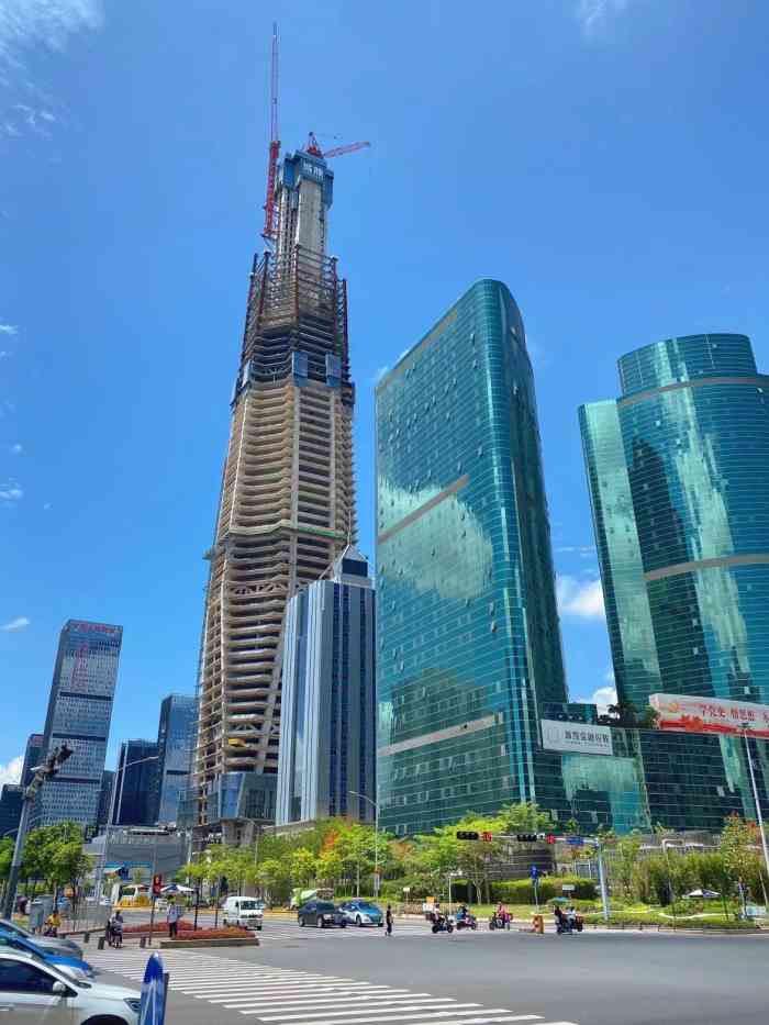 城脉中心-"印象中城脉中心是近一两年开始建的,在八卦.