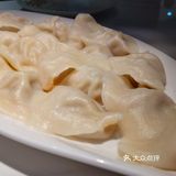 「麻辣一锅鲜」食材非常新鲜，墨鱼仔QQ弹弹，虾很嫩