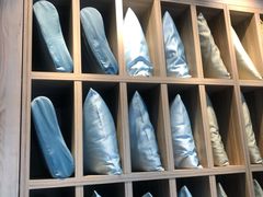 -汉庭优佳(上海恒隆广场南京西路地铁站店)