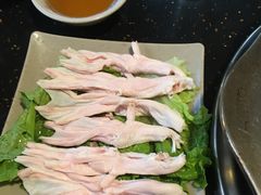 -茅草房·河畔园林火锅