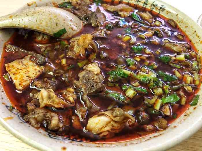 邛崃碗碗羊肉-"晚饭不知道吃啥子.这家店是新开的,所以去.